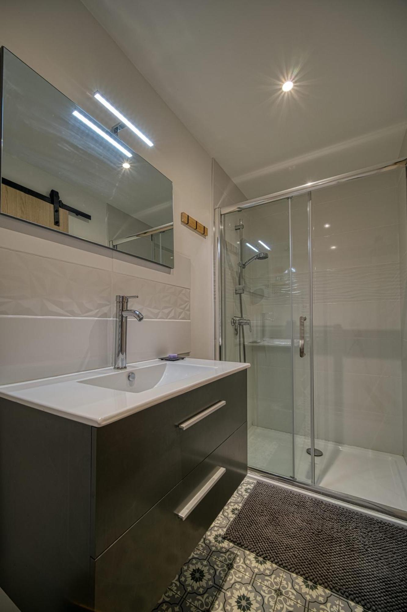 Maison Michonieres - Gite 3 Etoiles - 8 Personnes Miribel  Luaran gambar